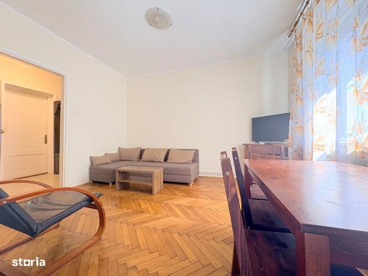 Apartament cu 3 camere decomandat în Medicină