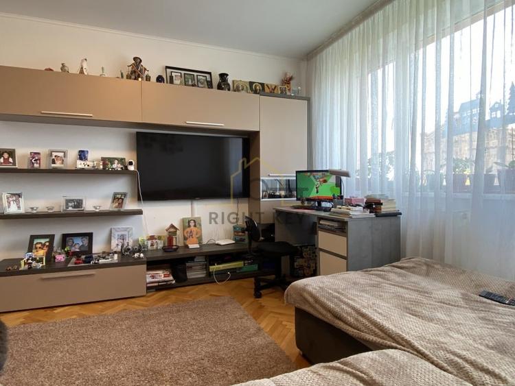Apartament cu 3 camere semidecomandat, mobilat în Ștefan cel Mare