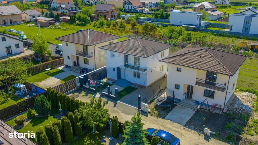 Casă cu 4 camere cu Teren 400 Mp în Stupini