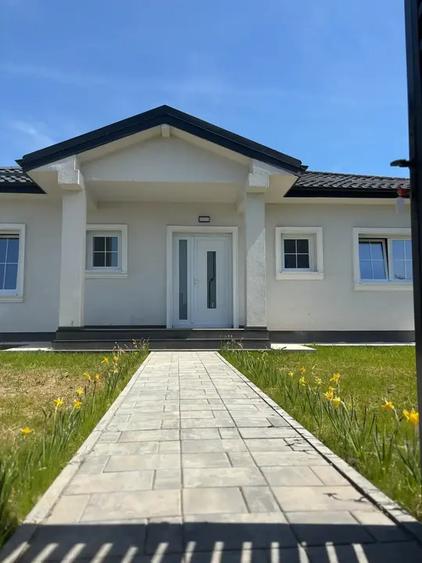 Casă cu 3 camere cu Teren 427 Mp în Central