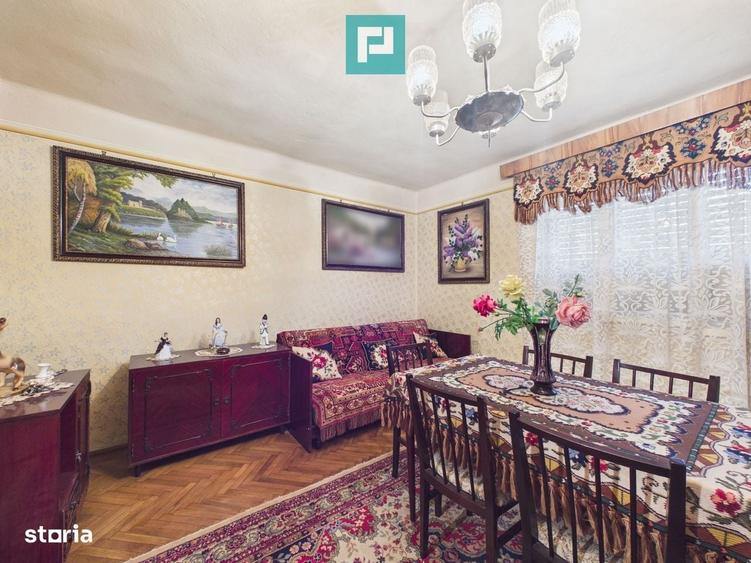 Casă cu 4 camere în Feniș