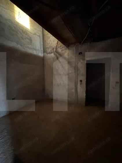 Casă cu 4 camere cu Teren 1000 Mp în Peciu Nou