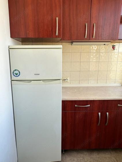 Apartament cu 3 camere decomandat în Odobescu