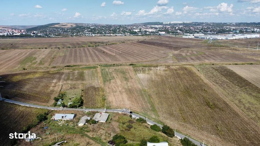 Teren de 20900 mp, în Miroslava