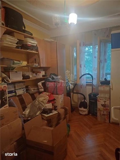 Apartament cu 4 camere decomandat în Vasile Aaron