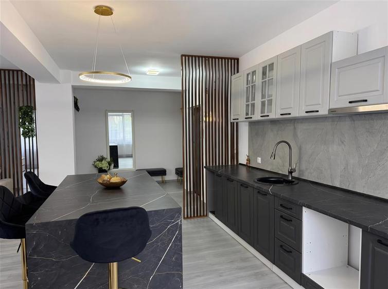 Apartament cu 2 camere decomandat, mobilat în Ultracentral