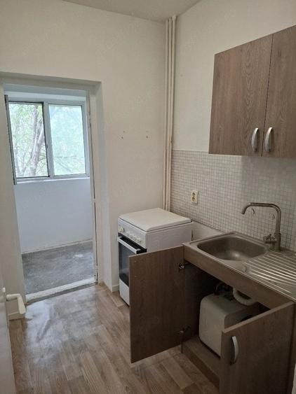 Garsonieră decomandată în Central