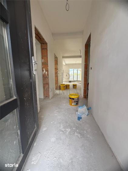 Casă cu 3 camere decomandat cu Teren 250 Mp în Moșnița Nouă