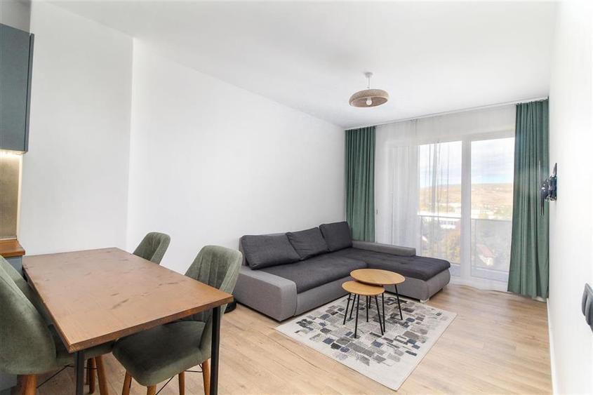 Apartament cu 2 camere semidecomandat, mobilat în Mărăști