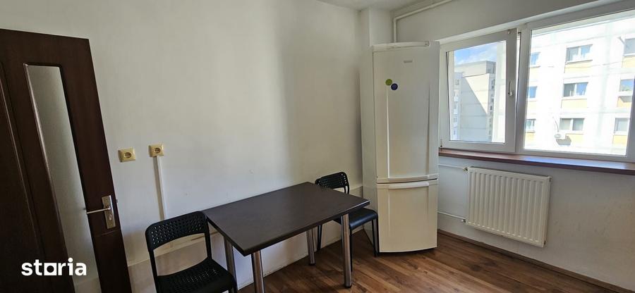 Apartament cu 3 camere decomandat în Militari