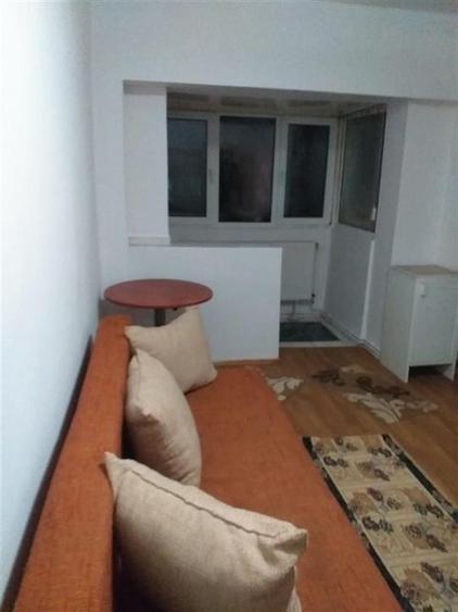 Garsonieră semidecomandată în Buziașului