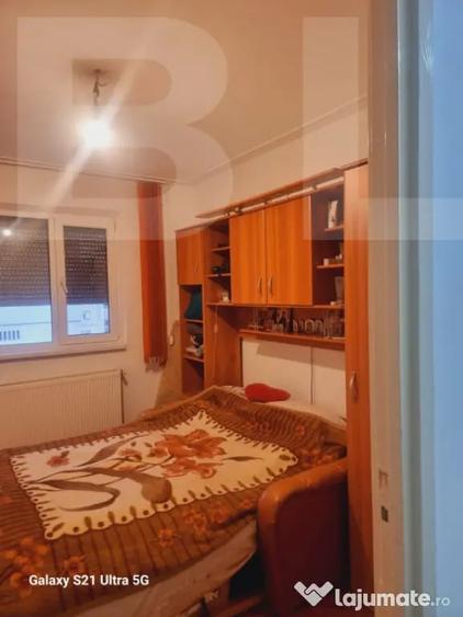 Apartament cu 3 camere semidecomandat în Central