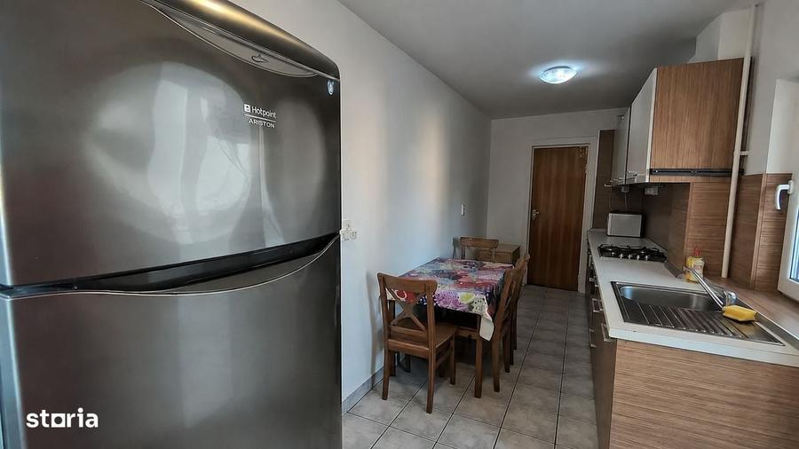 Apartament cu 4 camere decomandat în Kiseleff