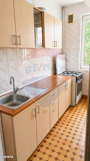 Apartament cu 3 camere semidecomandat în Gara de Nord