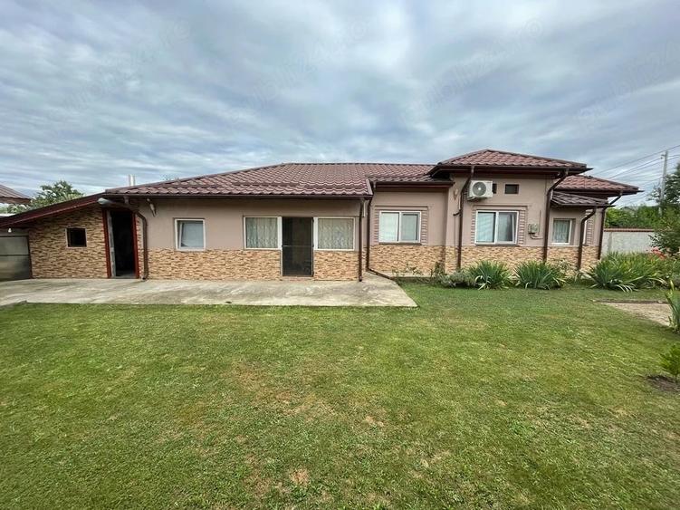 Casă cu 4 camere cu Teren 2500 Mp în Berceni