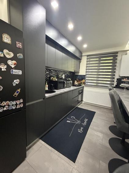 Apartament ultracentral , 3 camere , decomandat - 4
