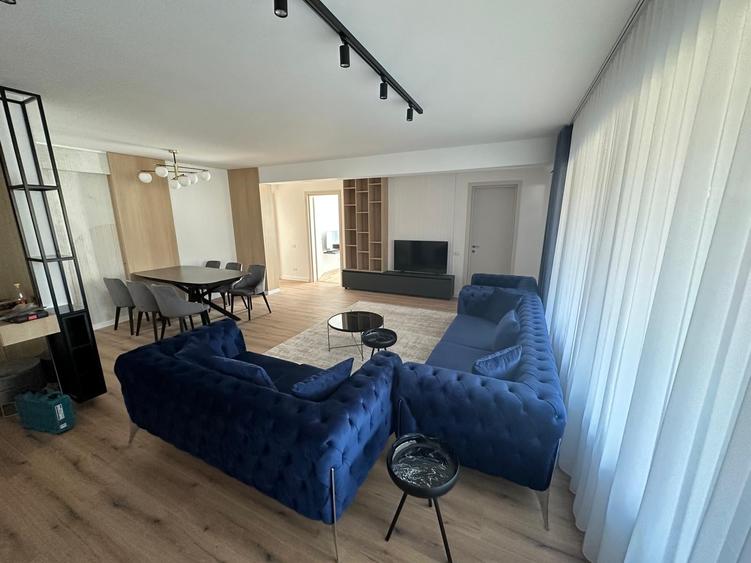 Apartament cu 4 camere decomandat în Iancu Nicolae