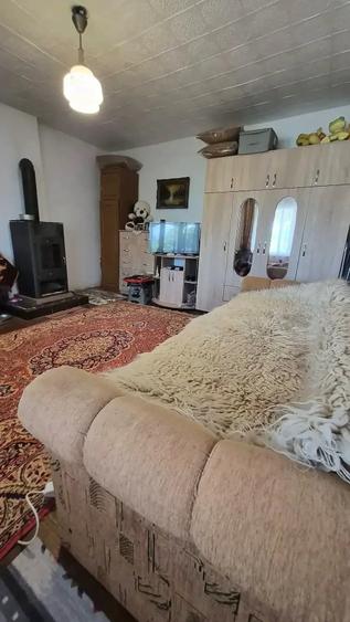 Casă cu 5 camere cu Teren 2800 Mp în Exterior Vest
