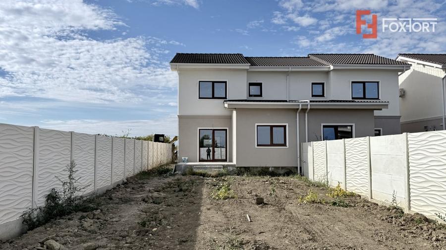 Duplex cu 4 camere cu Canalizare în Moșnița Nouă