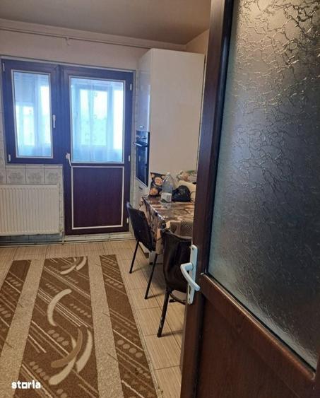 Apartament cu 4 camere în Rahova