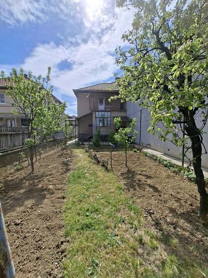 Casă cu 3 camere în Botizului