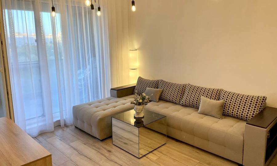 Apartament cu 2 camere semidecomandat, mobilat în Titan