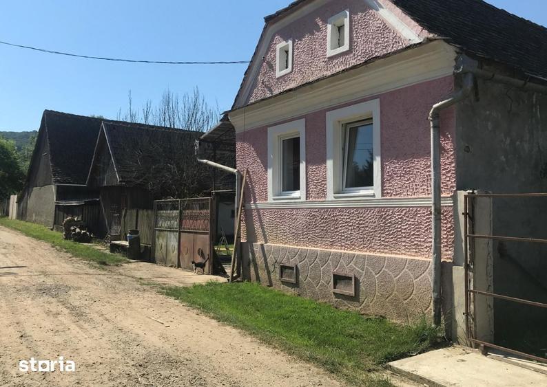 Casă cu 2 camere decomandat cu Teren 1400 Mp în Vânători