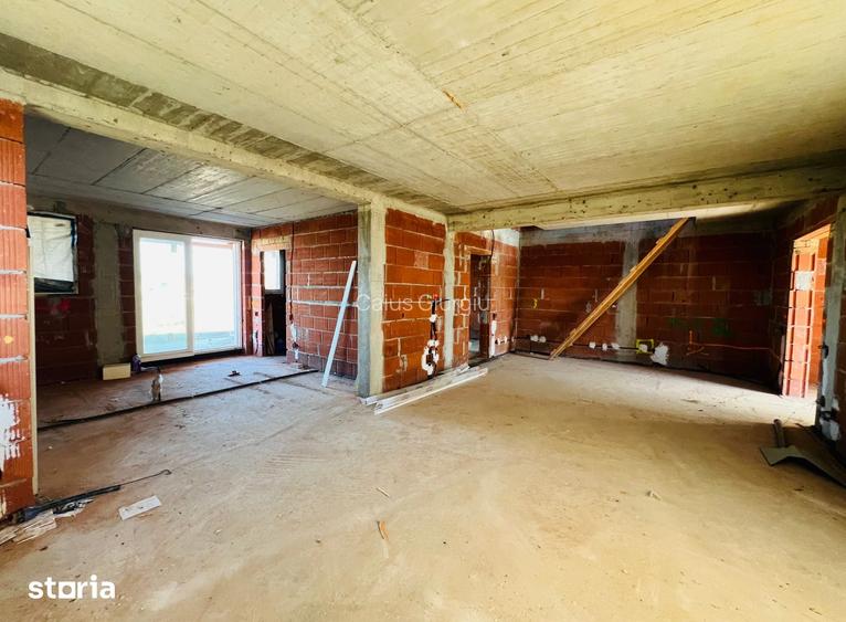 Casa unifamiliala mare 5 cam, garaj, curte. Intabulata. Fughiu Oradea