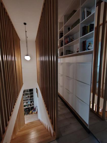 Apartament cu 5 camere decomandat, mobilat în P-ta Presei Libere