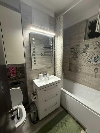 Apartament cu 3 camere decomandat în Drumul Taberei
