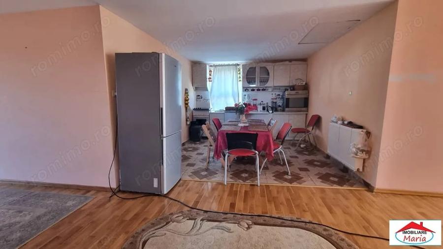 Casă cu 4 camere cu Teren 131 Mp în Păulești