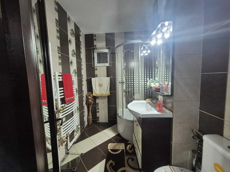Apartament cu 2 camere decomandat în Sârbi