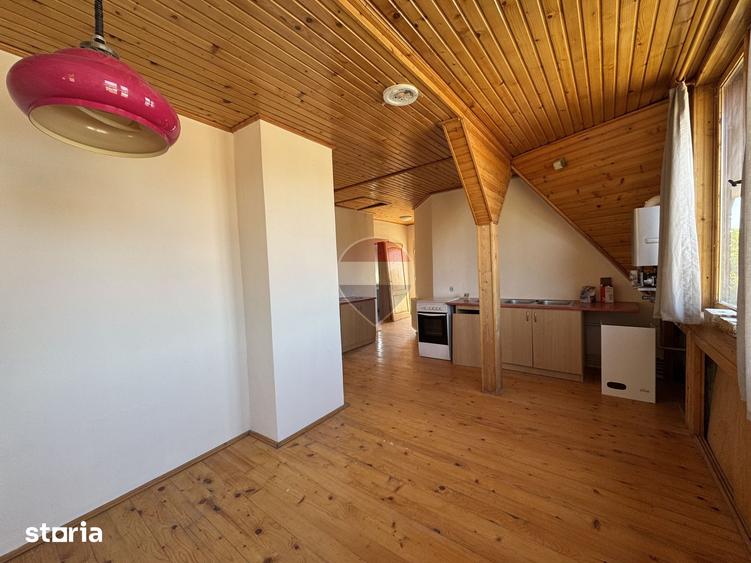 Casă cu 6 camere cu Teren 500 Mp în Central