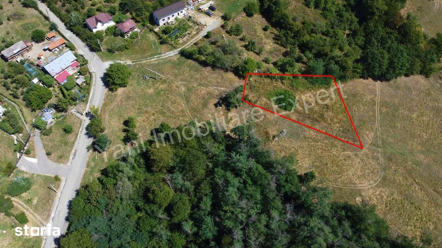 Teren de 1175 mp, în Central