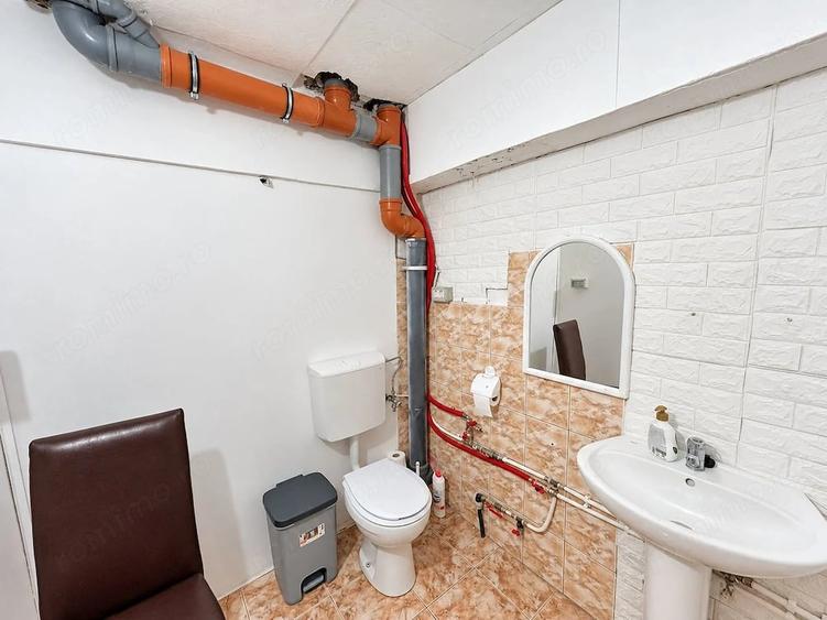 Spațiu comercial, de 140 mp, în Subcetate