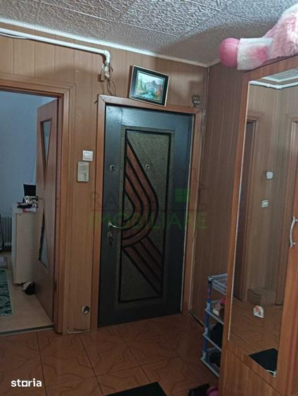 Apartament cu 2 camere decomandat în Noua