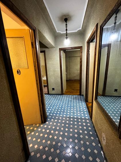 Apartament cu 3 camere decomandat în Târgu Cucu