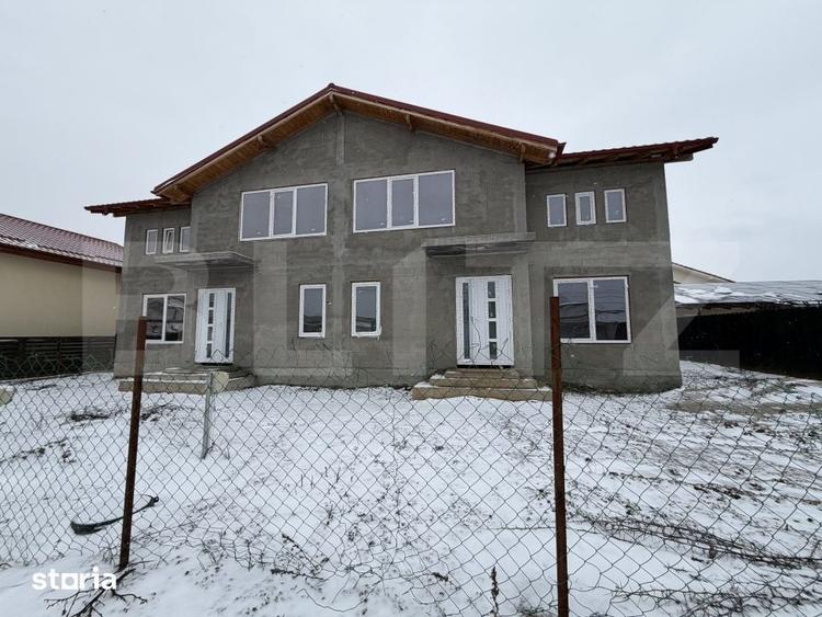 Casă cu 5 camere cu Teren 250 Mp în Malu Mare