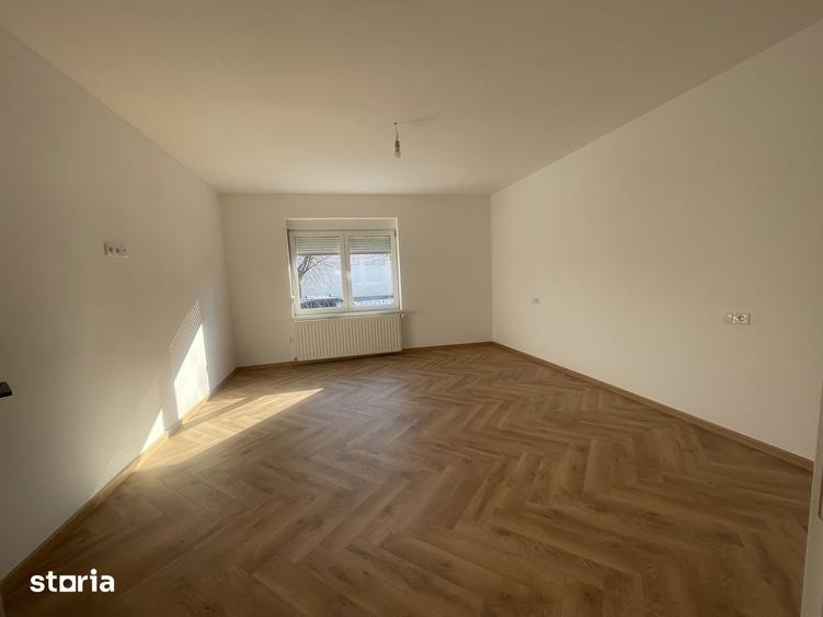 Casă cu 3 camere cu Teren 454 Mp în Calea Poplăcii