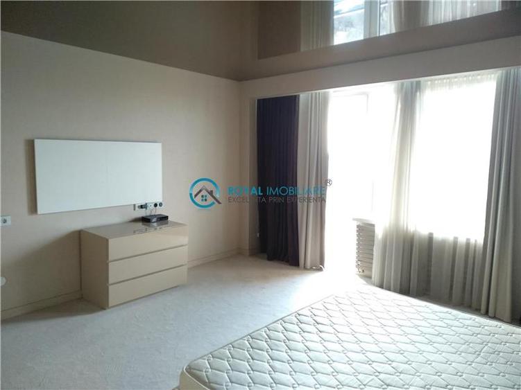 Apartament cu 3 camere decomandat, mobilat în Central