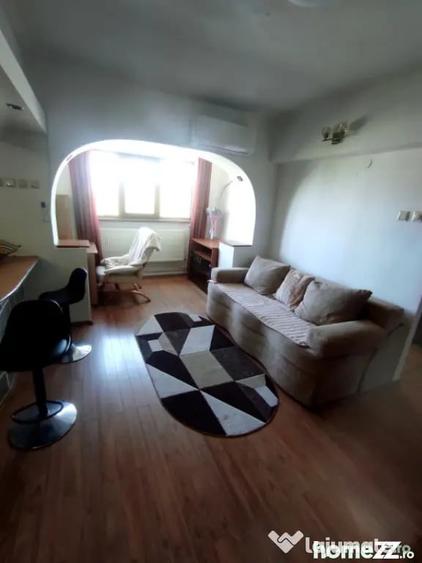 Apartament cu 2 camere semidecomandat în 1 Mai
