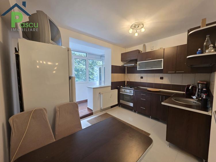 Apartament cu 2 camere semidecomandat în Berceni