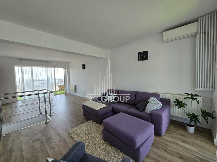 Apartament cu 5 camere semidecomandat, mobilat în Bună Ziua