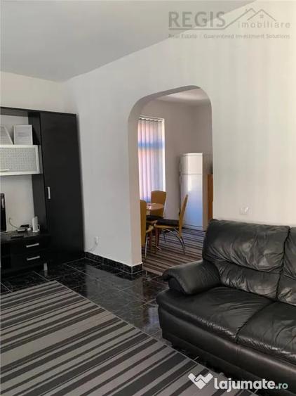 Apartament cu 2 camere semidecomandat în Centrul Istoric
