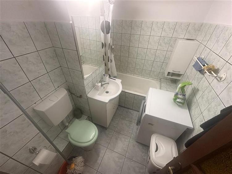Apartament cu 2 camere decomandat, mobilat în Soarelui
