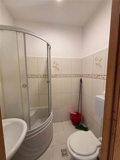 Apartament cu 3 camere semidecomandat în Gării