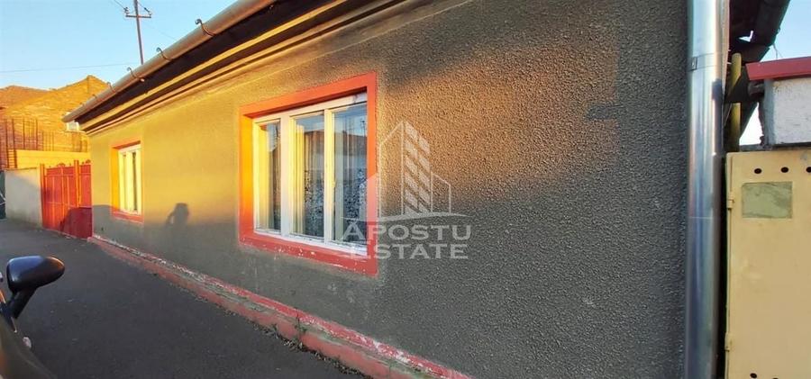 Casă individuală cu 5 camere cu Canalizare în Aradul Nou