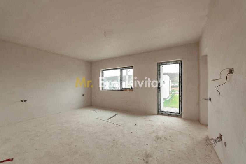 Casă cu 4 camere cu Teren 470 Mp în Micești