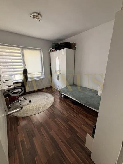 Apartament cu 3 camere semidecomandat, mobilat în Florești
