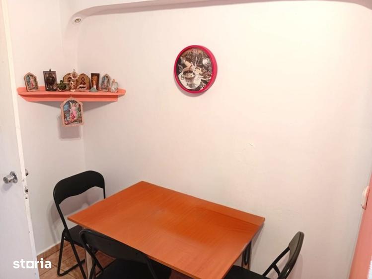 Apartament cu 4 camere decomandat în Micălaca